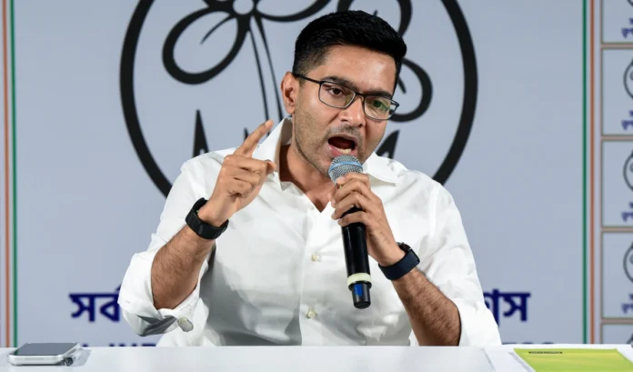अभिषेक बनर्जी ने SIR को लेकर भाजपा और निर्वाचन आयोग पर निशाना साधा, बड़े आंदोलन की चेतावनी दी