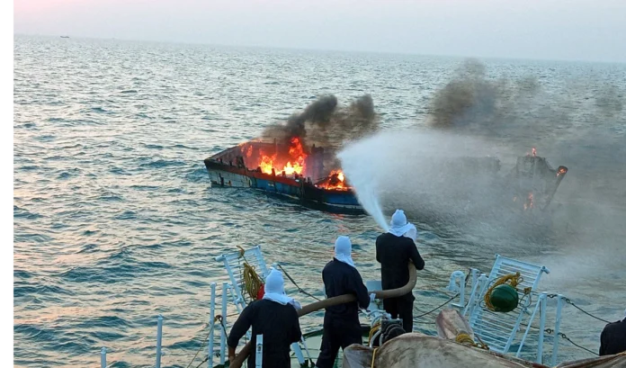 अमेरिका ने प्रशांत महासागर में मादक पदार्थ ले जा रही एक और नाव पर हमला किया, चार लोग मारे गए