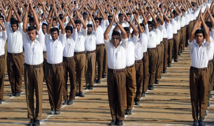 RSS March In Karnataka | मल्लिकार्जुन खड़गे के गढ़ में RSS का पथ संचलन, कर्नाटक में कांग्रेस को नई चुनौती