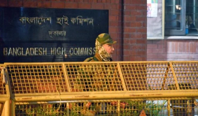 अचानक फोर्स ने घेरा बांग्लादेशी दूतावास, दिल्ली में हाई अलर्ट