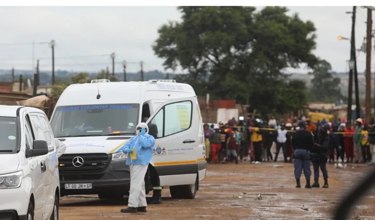 जोहान्सबर्ग के पास बार में अंधाधुंध गोलीबारी, 9 मरे, दक्षिण अफ्रीका में फिर छाया खौफ